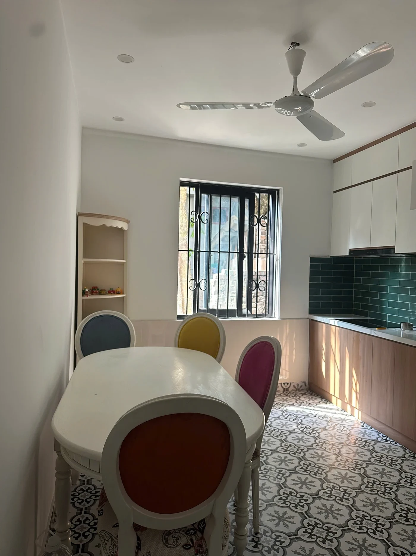 Không gian bếp sau khi cải tạo nhà phố
